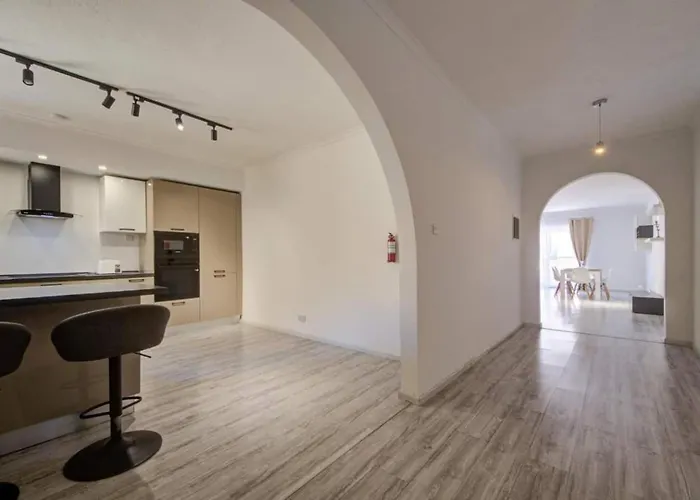 Comfortable 3-bedroom In Mellieha By Homely