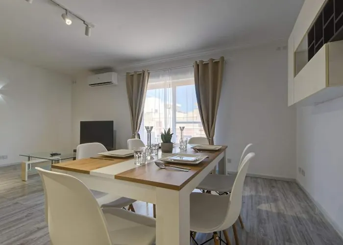 Lejlighed Comfortable 3-bedroom In Mellieha By Homely *