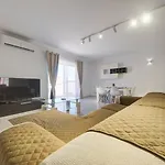 Comfortable 3-bedroom In Mellieha By Homely דירה Ix-Xaghra ta' Barra