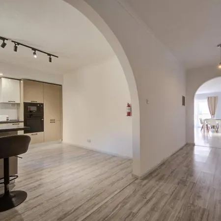 Comfortable 3-bedroom In Mellieha By Homely
