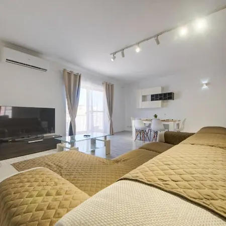 Comfortable 3-bedroom In Mellieha By Homely Apartmán Ix-Xaghra ta' Barra