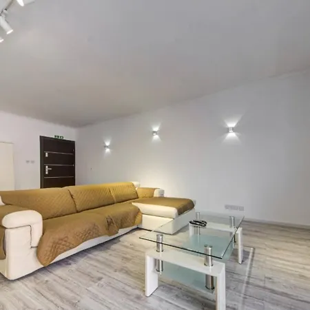 Comfortable 3-bedroom In Mellieha By Homely