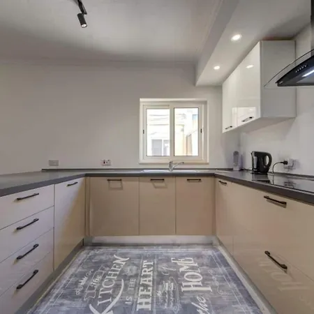 Apartamento Comfortable 3-bedroom In Mellieha By Homely