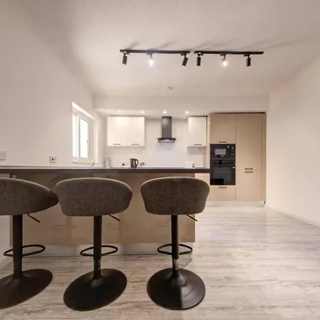 Comfortable 3-bedroom In Mellieha By Homely * Ix-Xaghra ta' Barra