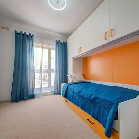 Apartamento Comfortable 3-bedroom In Mellieha By Homely