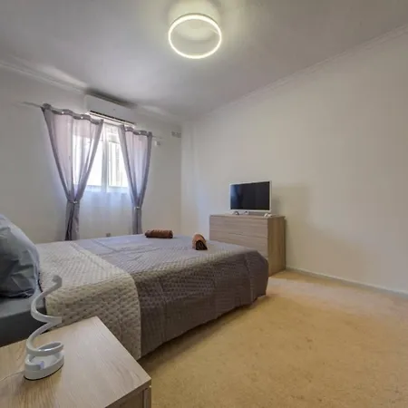 Comfortable 3-bedroom In Mellieha By Homely Apartamento Ix-Xaghra ta' Barra