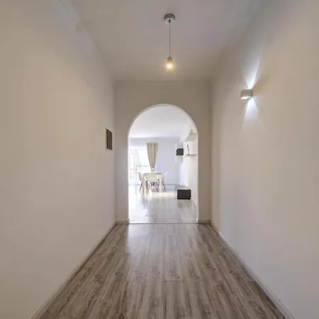 Comfortable 3-bedroom In Mellieha By Homely 아파트
