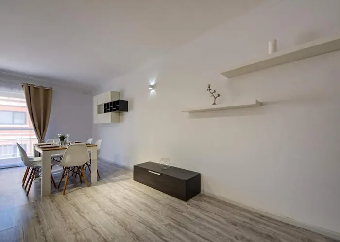 Comfortable 3-bedroom In Mellieha By Homely *