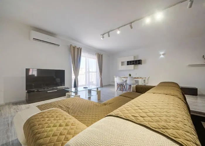 Comfortable 3-bedroom In Mellieha By Homely Apartament Ix-Xaghra ta' Barra